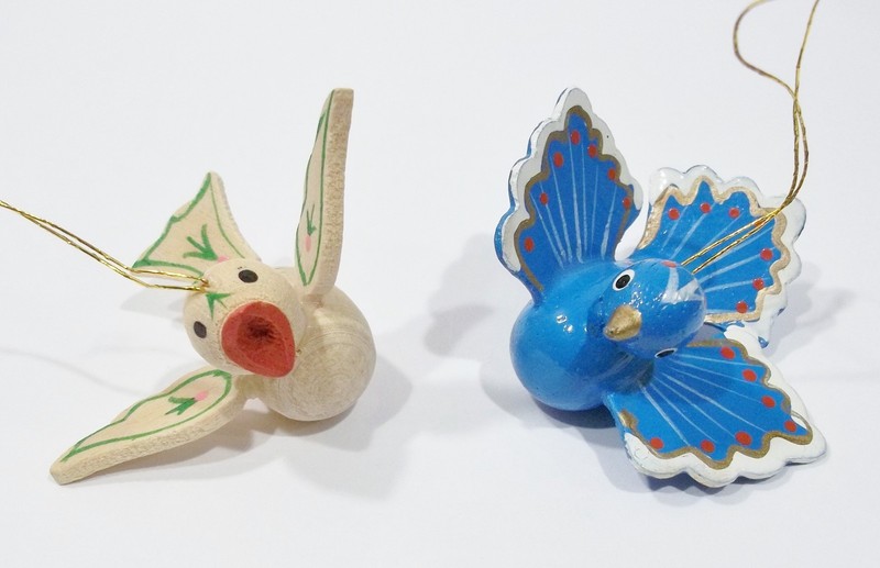 Bird in Flight Colorful Folk Art Style Wood Wooden Vintage Taiwan Mini Ornaments