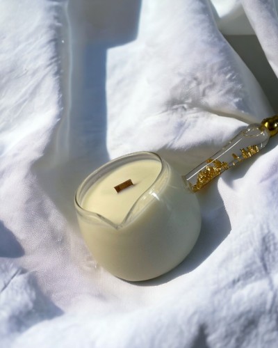 Soy Wax Candle for Therapeutic Massages, 100% Natural & Organic, For Men & Women - Picture 2 of 3