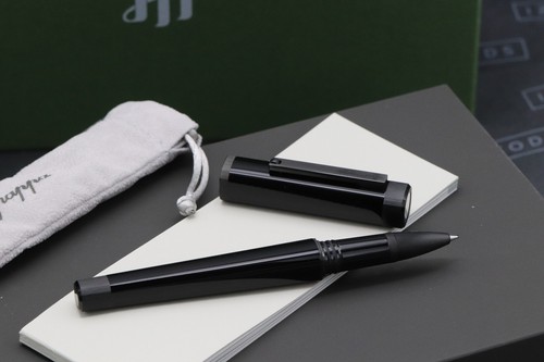 Montegrappa Quattro Ultra Black Rollerball Pen - Picture 2 of 7