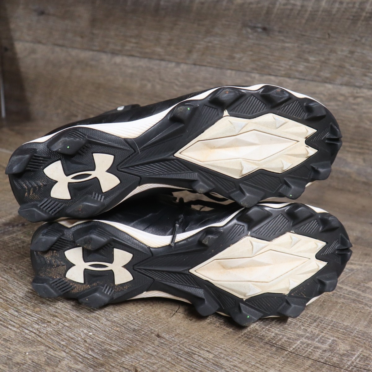 Under Armor Renegade Black White Football Cleats 3000173-002  display picture 3