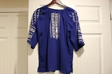 embroidered women's shirt size M