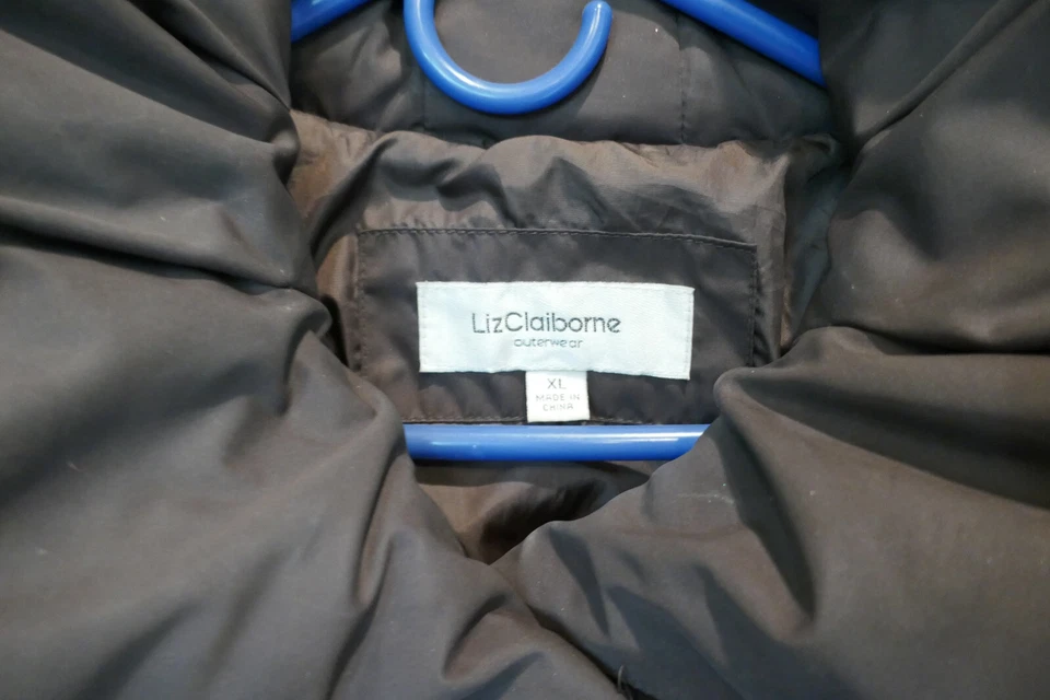 Chaqueta acolchada de longitud completa vintage Liz Claiborne talla XL borgoña en color BONITA Foto 2 de 4