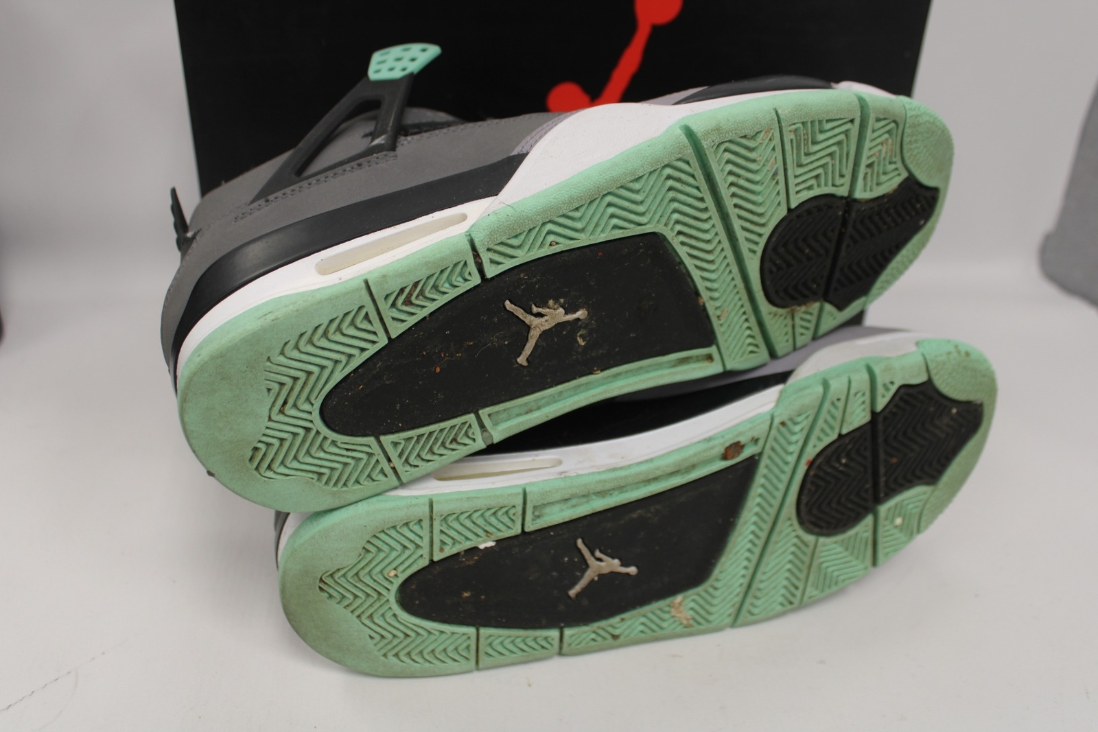 NIKE Air Jordan 4 IV Retro Green Glow 2013 Mint Grey Basketball Boots