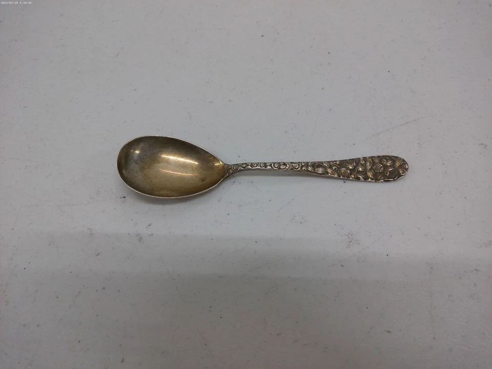 Antigua cucharadita de plata de ley de 5,5" - patrón de rosa de Baltimore Foto 2 de 4