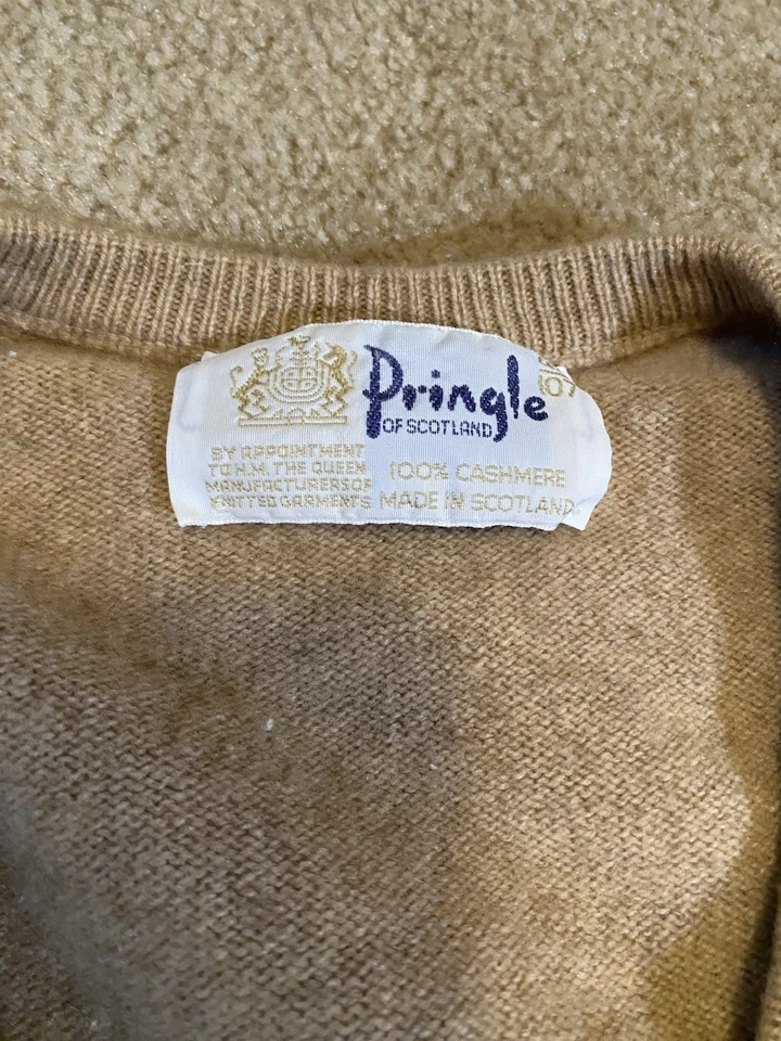 Vintage 60’s Pringle Of Scotland Cashmere V-neck Tan Sweater Size 46/107 - Image 3 of 4