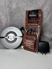 VTG Portable Sony Walkman/ CD Player In Silver D-EJ106CK Tested WORKS w/NIP BUDS