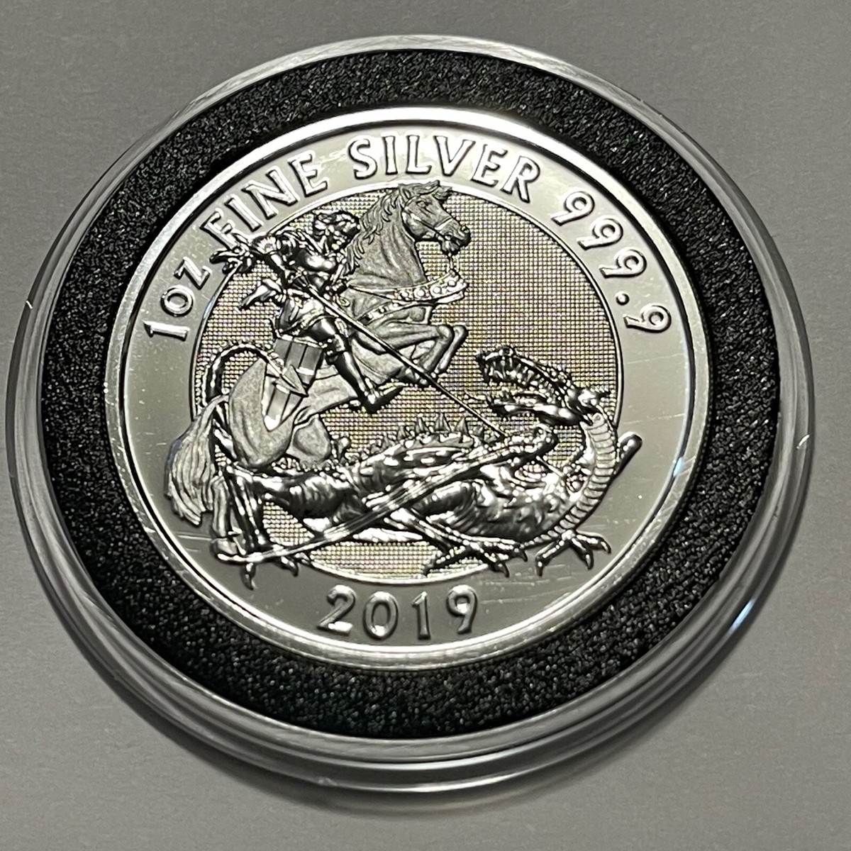 2019 Slaying Dragon Great Britain Coin 1 Troy Oz .9999 Fine Silver