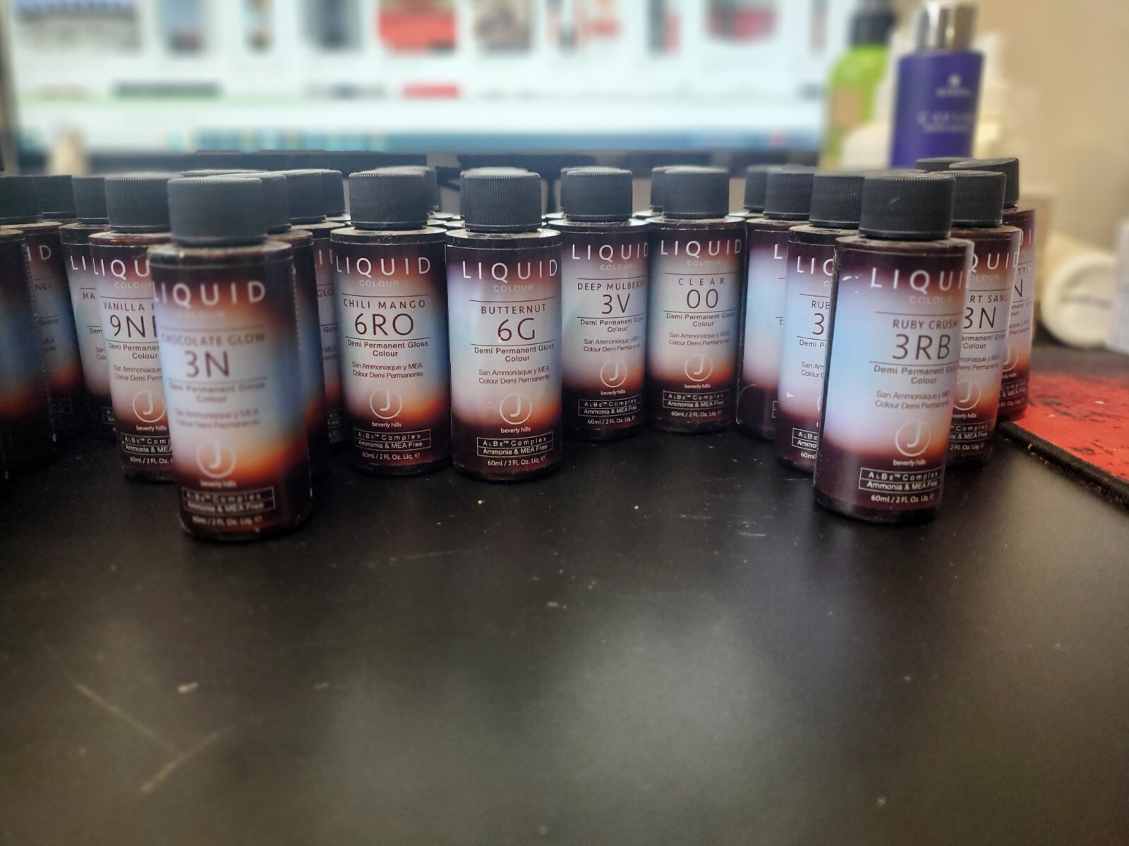 J BEVERLY HILLS Demi-Permanent Ammonia & MEA Free LIQUID Glo