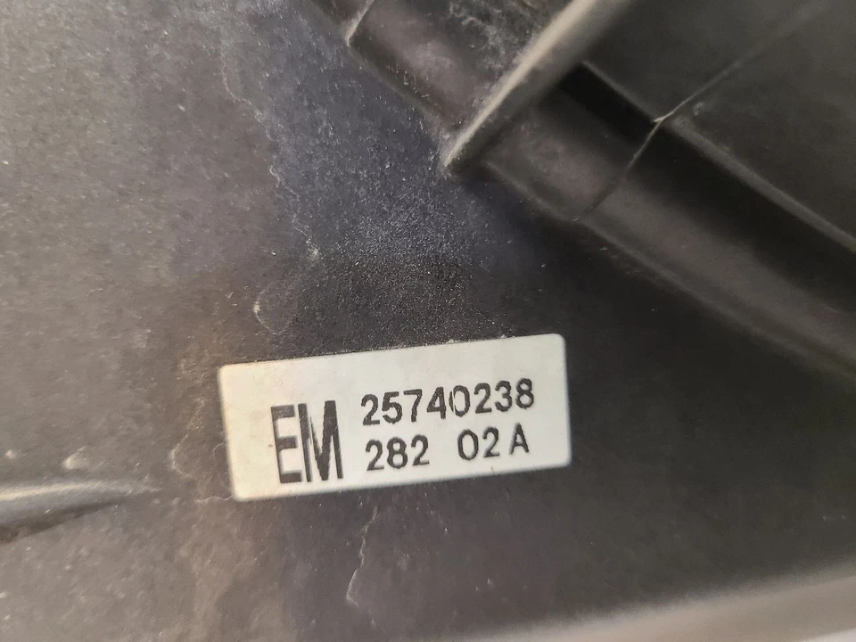 2000-2005 CADILLAC DEVILLE Radiator Fan Motor Fan Assembly 12494766 Foto 3 de 4