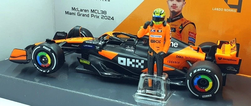 Burago 1/24 Scale Diecast 18-28040 - McLaren MCL38 #4 Miami GP 2024 - Norris - Image 2 of 4