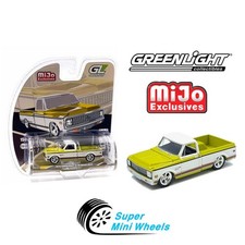 Greenlight 1:64 1972 Chevrolet C-10 Short Bed Custom – Mustard Yellow with White