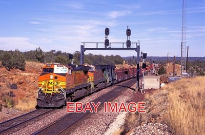 FOTO USA EISENBAHN BNSF 4348 WESTBOUND STACK TRAIN (2) AM EAGLE NEST 3. NOVEMBER