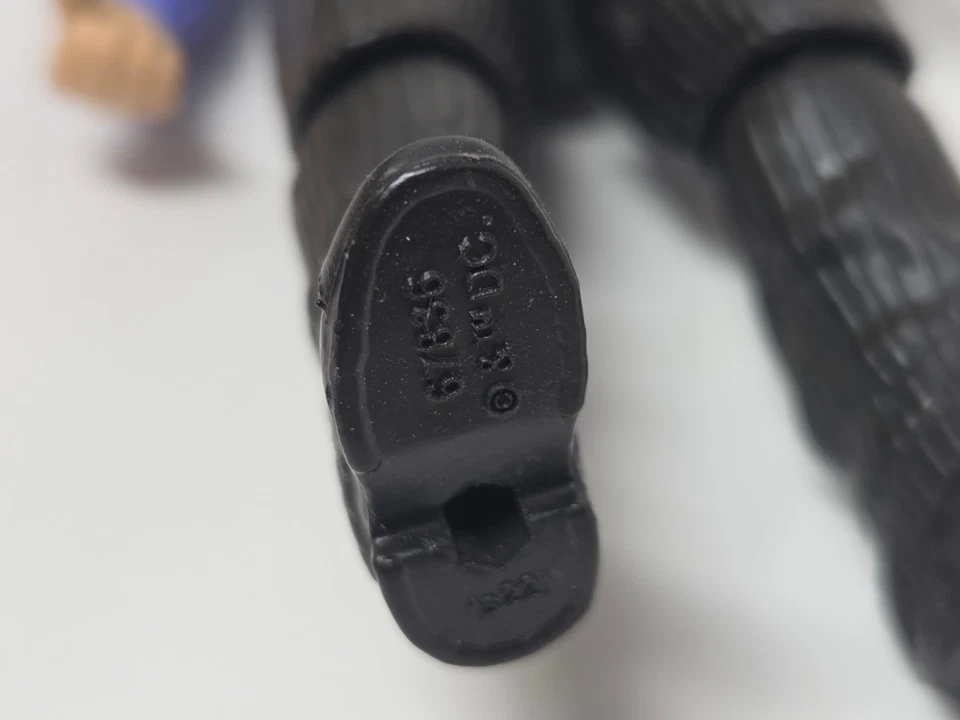 Экшн-фигурка Робина Kenner 1995 DC Comics красный и зеленый костюм с черной маской - Изображение 3 из 3