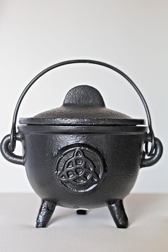 Cast Iron Cauldron pot lid Pagan Wiccan Spell Cooking Ritual Smudge Large Burner - Picture 7 of 10