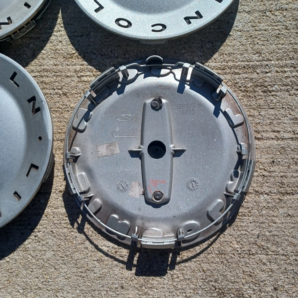 Juego de 4 tapas centrales Lincoln LS, 2003-2005, número de pieza 3W43 1A096 BB ¡Bonito! Foto 3 de 3