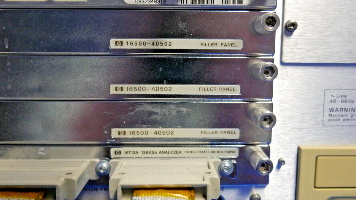 Agilent 16702B Logic Analyzer w⁄ Agilent 16534A & Agilent 16712A