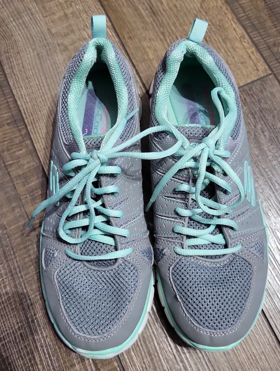 新品未使用品　26.5 グレー紐 軽量　SKECHERS SPORTシューズ SKECHERS スケッチャーズ スニーカー レディース 靴 黒 ブラック