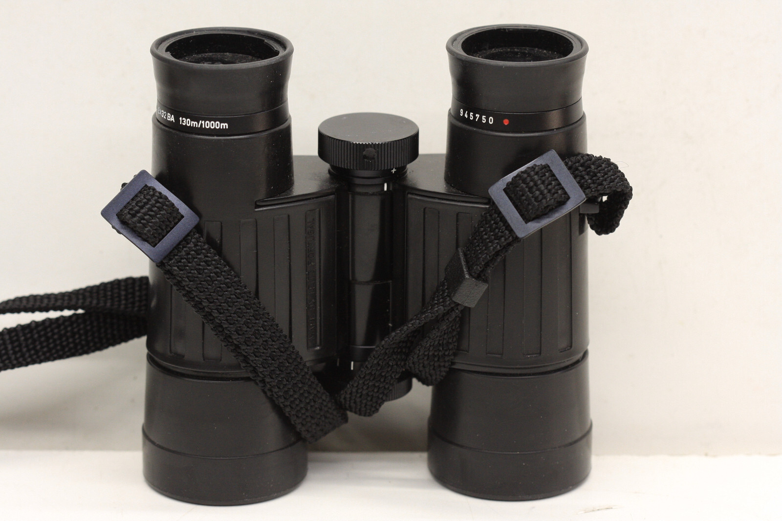 LEITZ(LEICA)..8x32 ba ..TRINOVID binoculars....bright & clear..made in