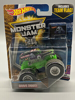 Hot Wheels Monster Jam 2017 Tour Favorites Grave Digger (With Flag) 1 ... Grave Digger Flag