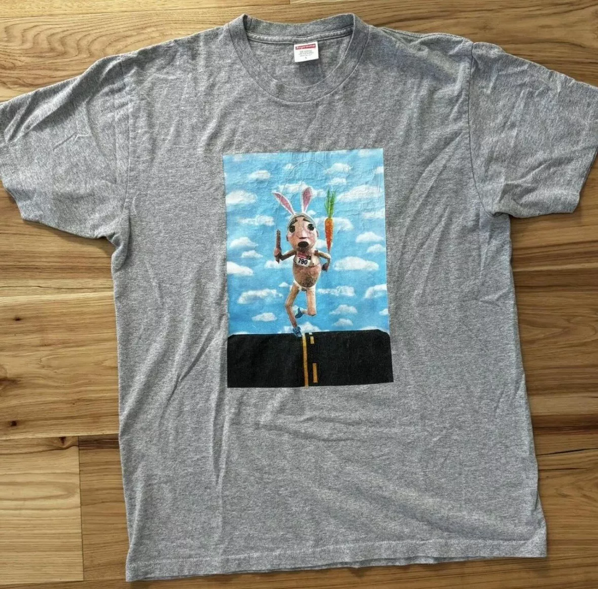 T shirt lapin running Supreme Y2K Mike Hill 