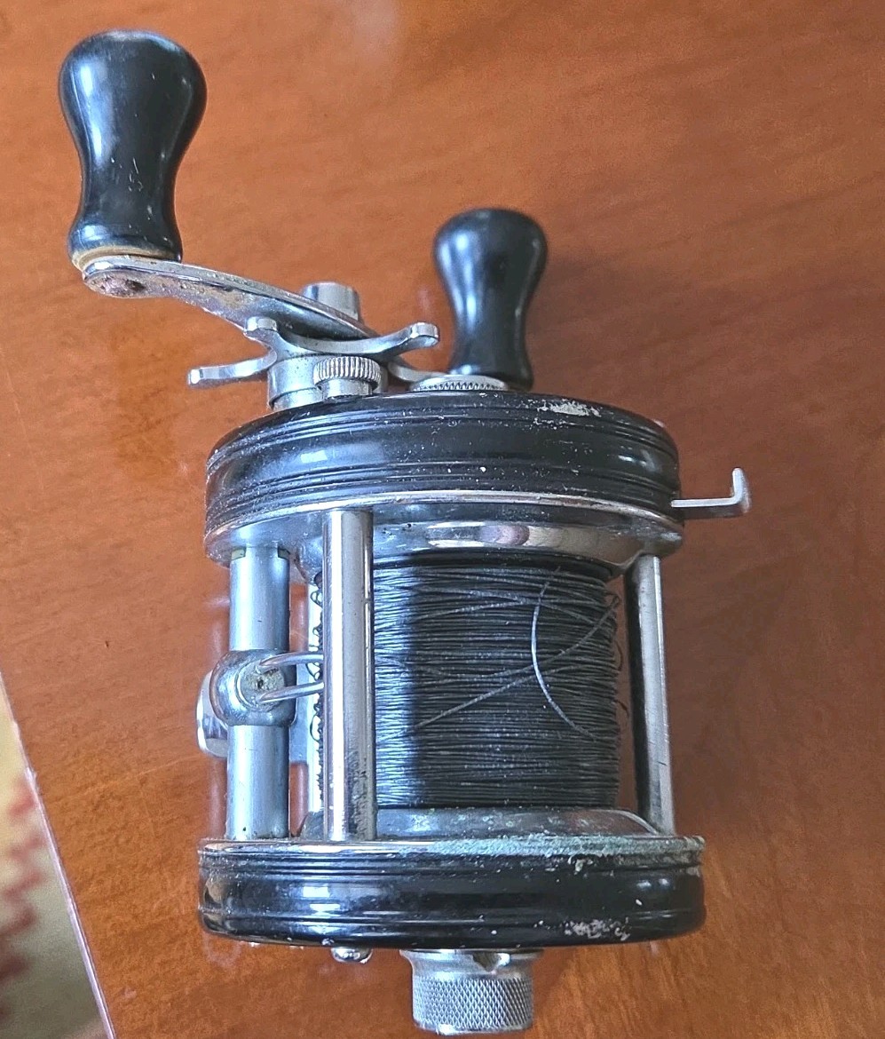 Vintage ABU Ambassadeur 5000C Baitcasting Reel Sweden Black Handle