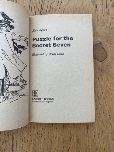 Secret Seven by Enid Blyton (Books 10-14) Bundle x5 (Vintage Paperback) VGC - Picture 3 of 14