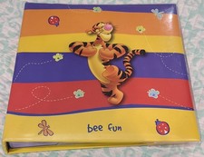 Vtg 2004 Walt Disney Tigger "Bee Fun" Photo Album Holds 200 Photos 4" 6" New