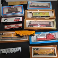 11 HO Scale Train Cars Random Assortment Mis-Matched Boxes Lot 3