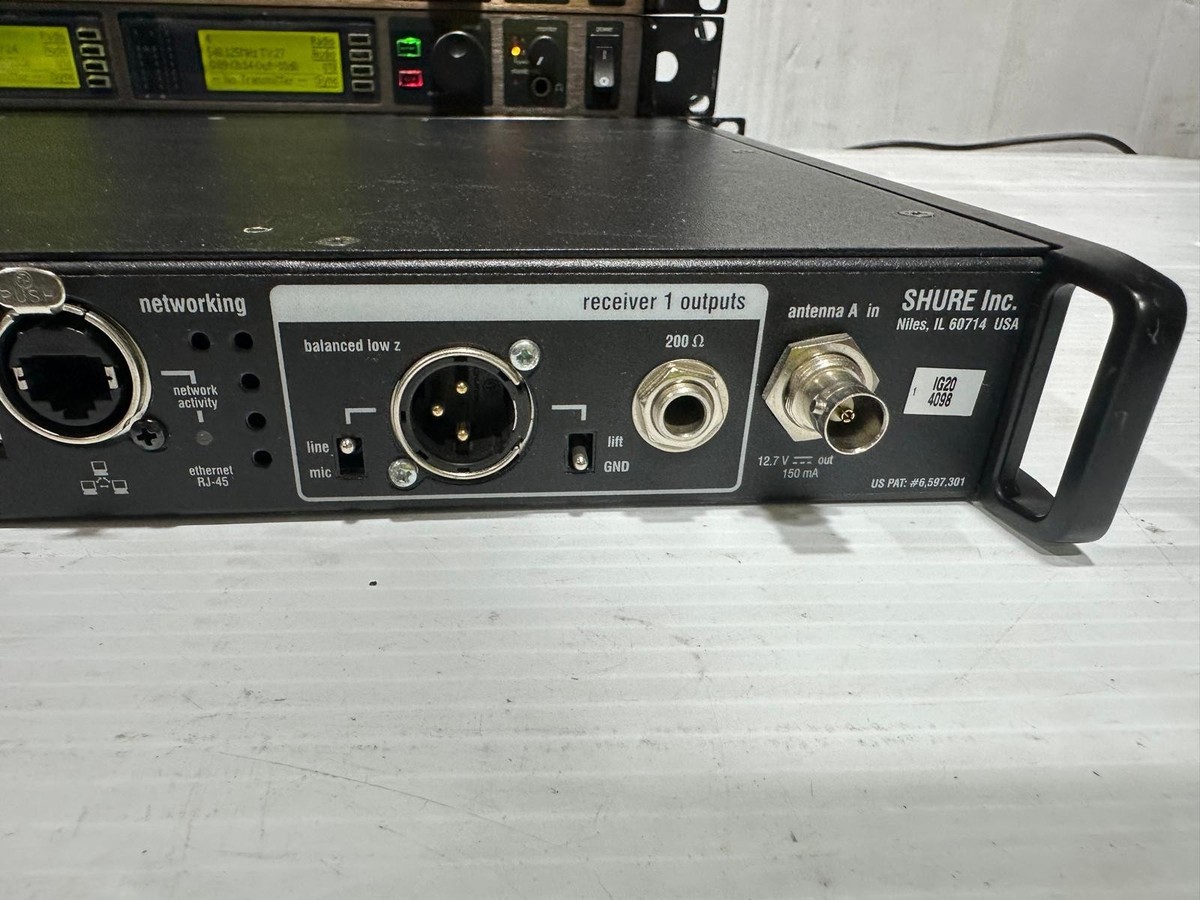 Shure UR4D Dual Diversity Wireless Mic Receiver L3 Band Freq 638