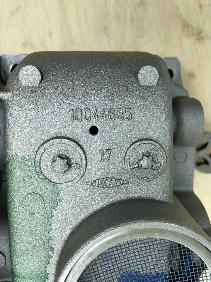 GM OEM Engine Balancer Housing Kit 87-92 Century Lumina Grand Am 12508076 NOS - Image 2 of 4