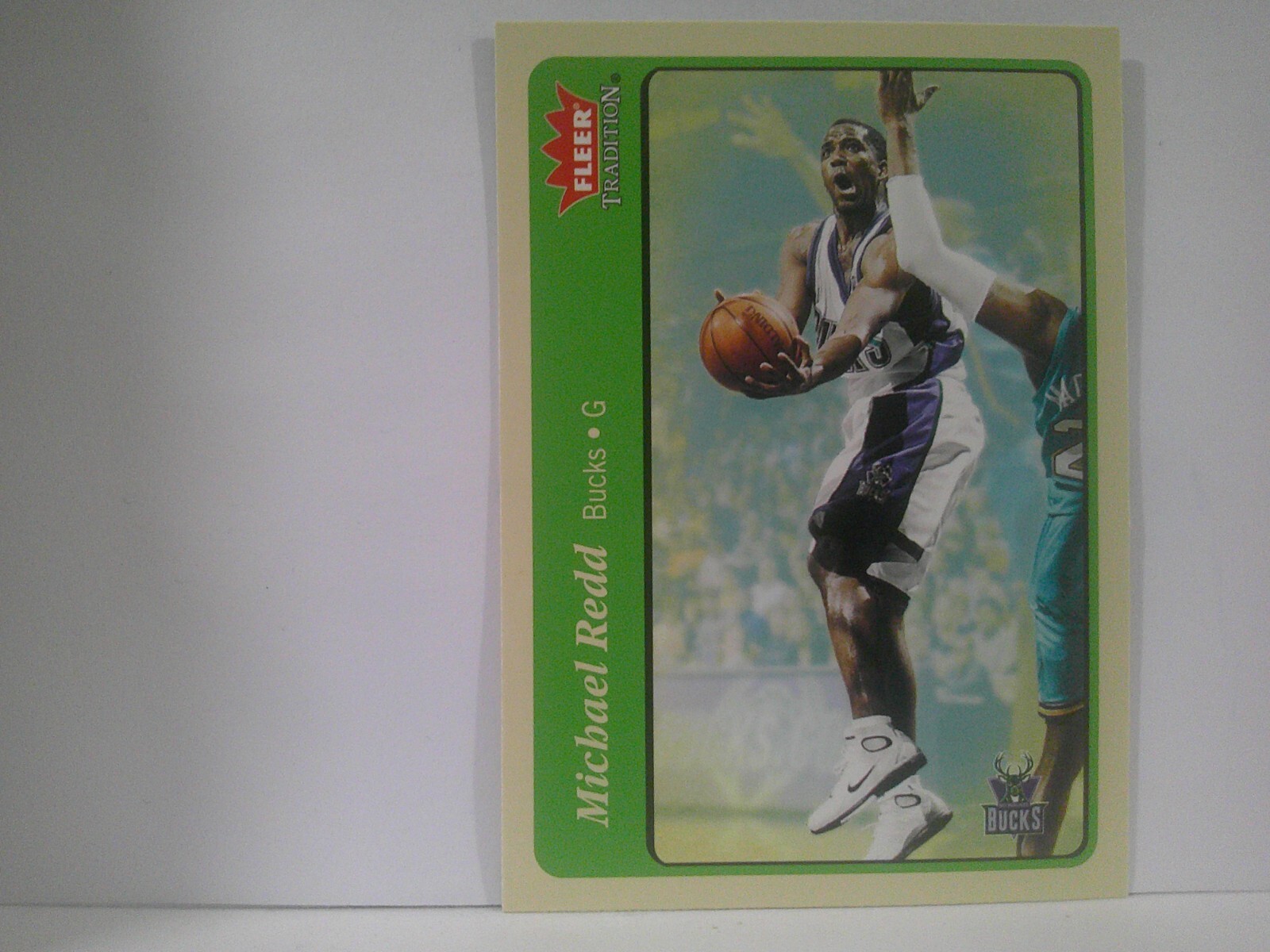 2004-05 Fleer Tradition Green Milwaukee Bucks Basketball Card #44 Michael Redd