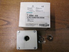 NEW NOS Siemens 3SB02-SM10 22mm Pushbutton Station Enclosure NEMA 13, 3R, 4, 4X