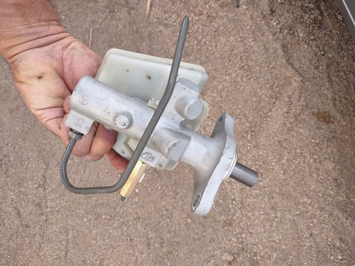 1999 2000 2001 Jaguar XJ8 Brake Master Cylinder With Reservoir Used Tested - Picture 3 of 17