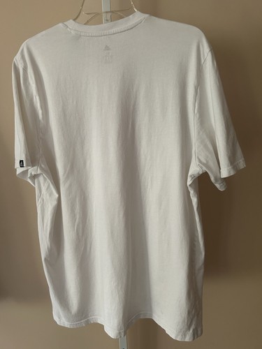 Men’s Adidas White & Red Basketball Logo T Shirt Sports Size XL - Picture 10 of 11