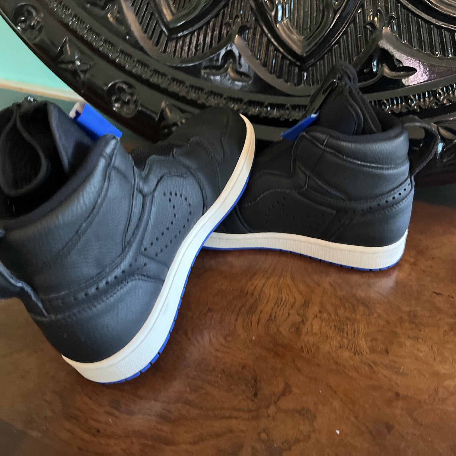 Picture 4 of 11