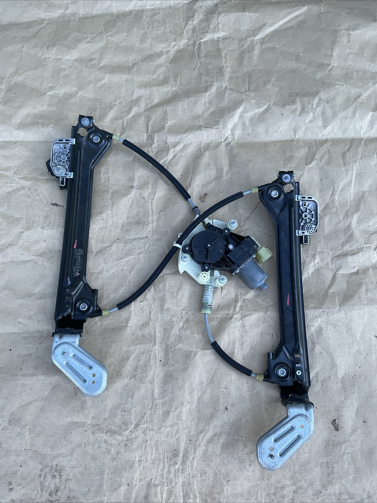 MASERATI QUATTROPORTE REAR LEFT DOOR WINDOW REGULATOR W/ MOTOR OEM 2014-2022 19K