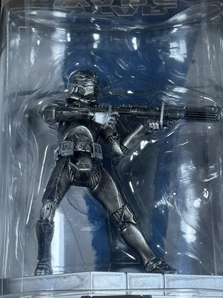 Star Wars Titanium Series Die Cast Clone Trooper versión plateada 3,75” NUEVO Foto 4 de 4
