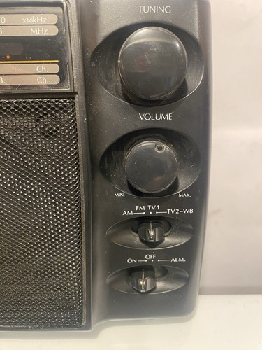 radio reloj diseño sonido 2448BLK probado en buen estado de funcionamiento hermoso - Imagen 2 de 8