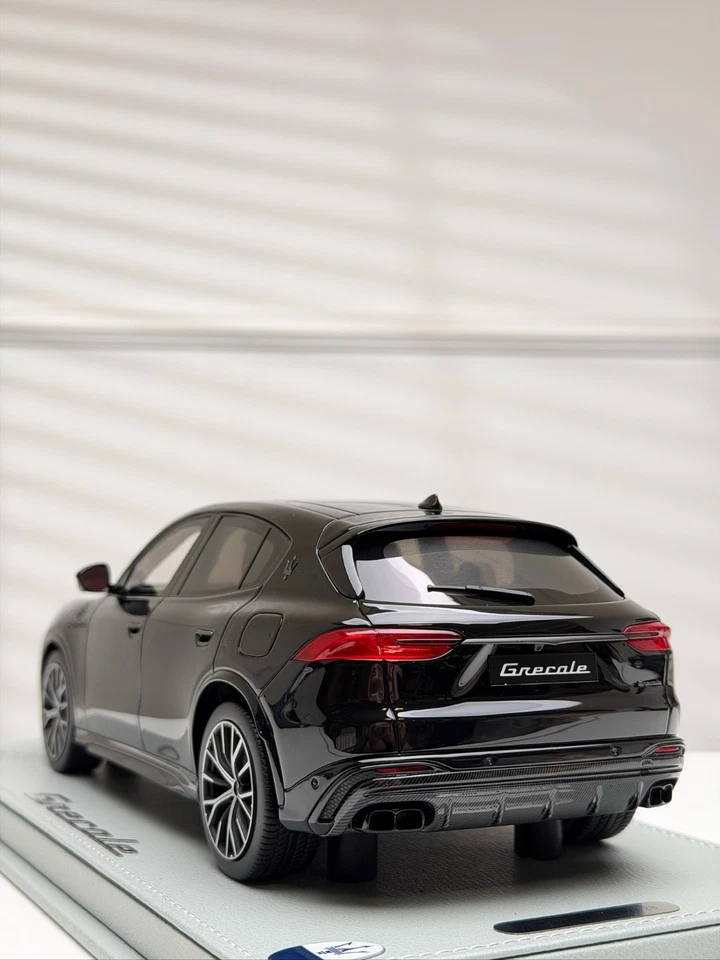 Maserati Grecale Trofeo (Black) [BBR] 1:18 scale - Image 3 of 4