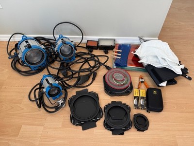 Professional Arri-Style 3-Light Fresnel Tungsten Lighting Kit and Accessories!