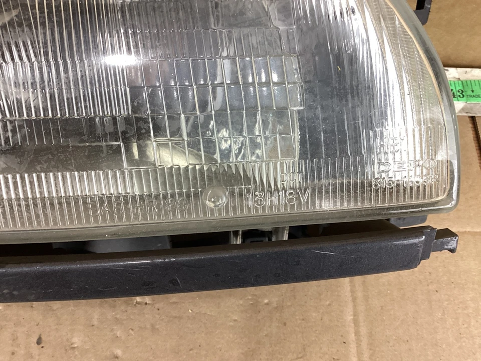 Conjunto de faros delanteros derecho del lado del pasajero Infiniti G20 1991-1996 OEM Foto 2 de 4