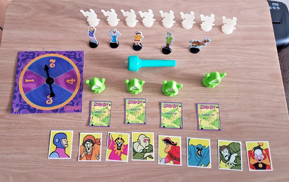 SCOOBY-DOO HIDE & SHRIEK GAME BY PRESSMAN TOYS 2003. GOOD WORKING CONDITION - Image 2 of 4