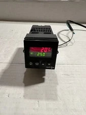 RED LION CONTROLS T1621100 TEMPERATURE CONTROLLER  -USED ALMOST MINT -