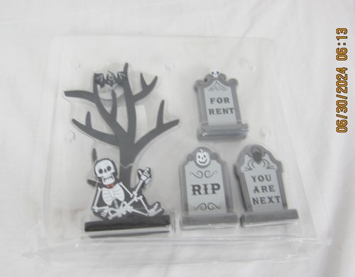 Hyde & Eek Mini Mantle Halloween Accessory Pack - Picture 3 of 11
