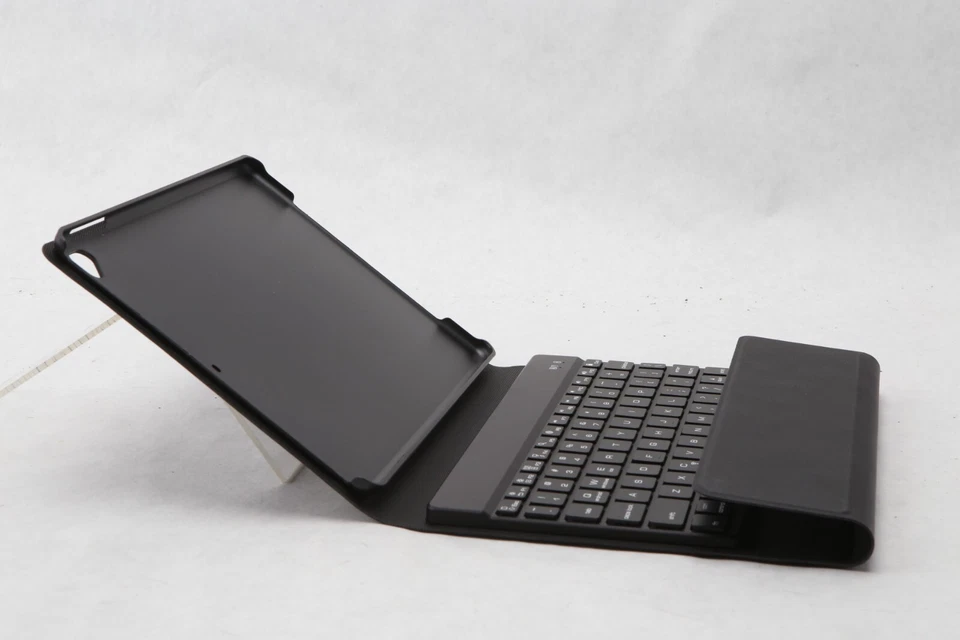 Estuche de teclado portafolio desmontable Yekbee Ultimate negro KB16S097BLK. H42 Foto 2 de 4