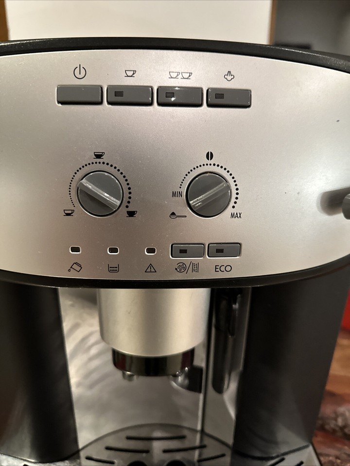 DeLonghi Caffe Corso Bean to Cup Coffee Machine,working & Just Descaled