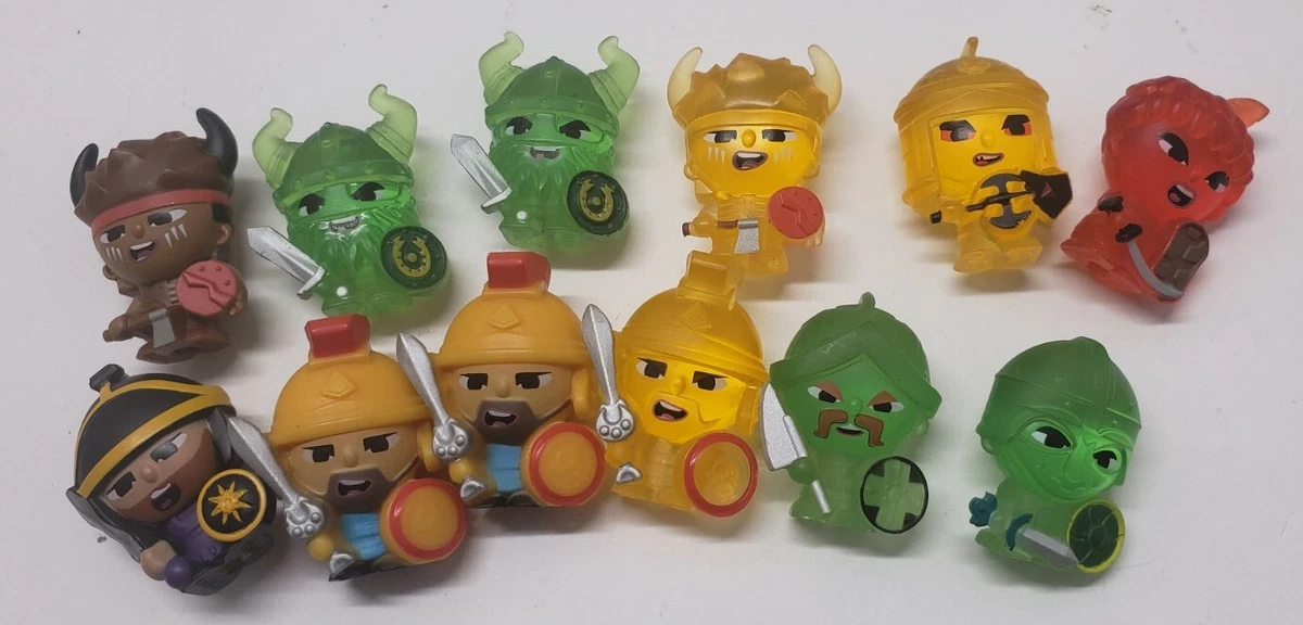 World of warriors Lot of 12 M.C.L. MCL Miniature Characters 1