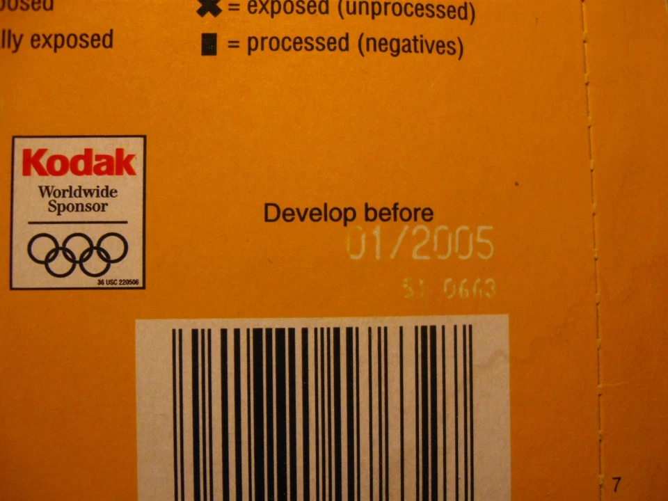 4 Rolls of Kodak Advantix 400 APS Film Fujifilm Each Expired 01/2005 - Image 3 of 4