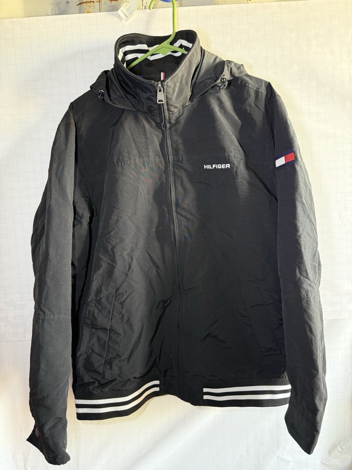 Tommy Hilfiger Men&rsquo;s Regatta Jacket Windbreaker Black (with Hood)- Men&rsquo;s Large