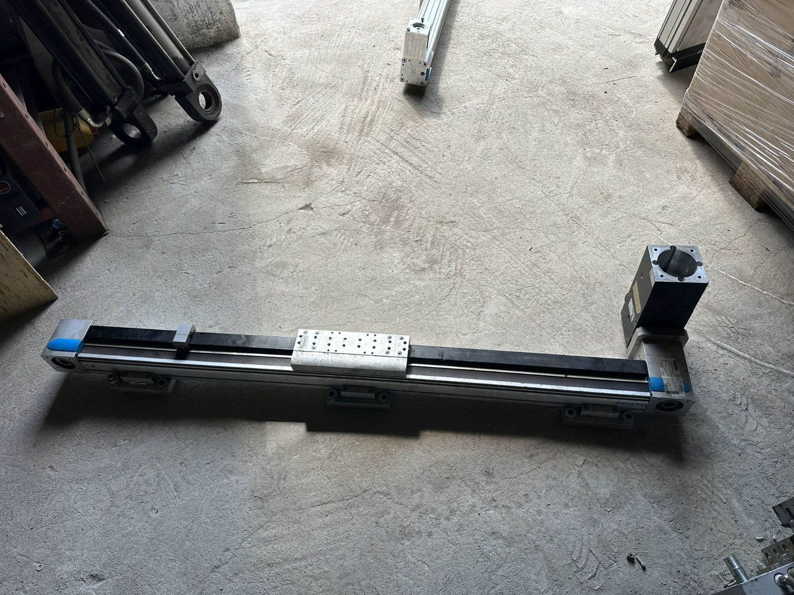 Festo 556815 toothed belt axis EGC-120-1142